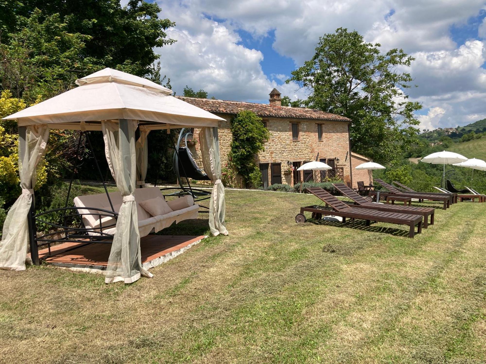 Aparthotel Il Nascondiglio - The Hideaway Amandola Esterno foto